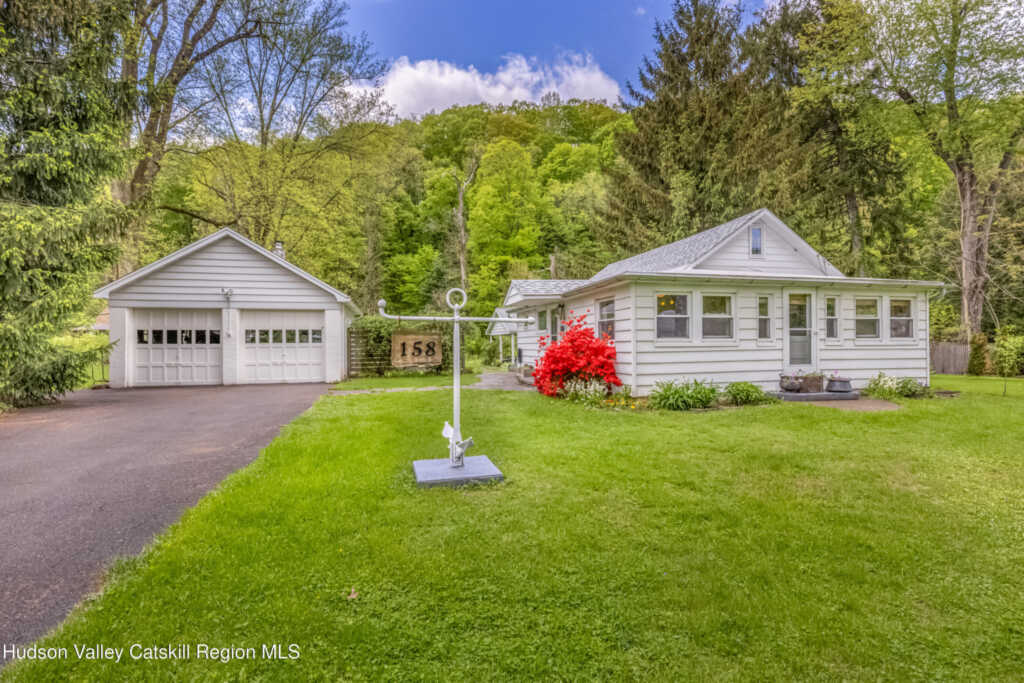 158 Esopus Creek Road, Saugerties, NY 12477 - Photo 2 of 34