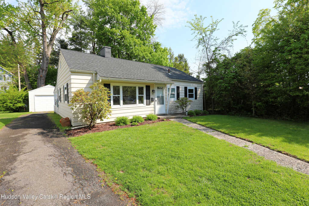 11 Browning Terrace, Kingston, NY 12401