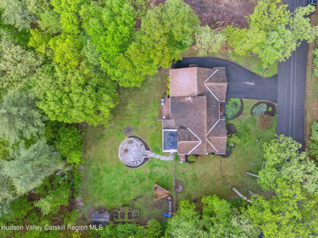 162 Forest Hill Drive, Kingston, NY 12401 - Photo 5 of 48