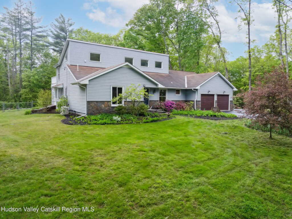 162 Forest Hill Drive, Kingston, NY 12401 - Photo 6 of 48