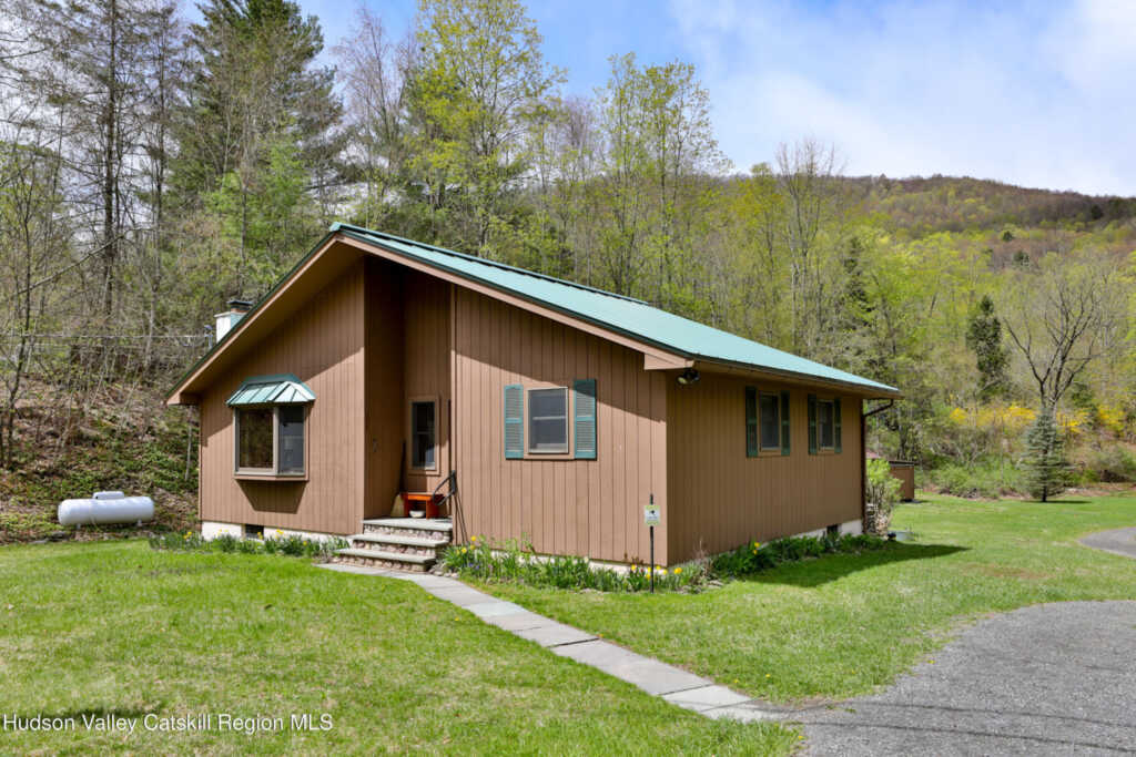 894 Woodland Valley Road, Phoenicia, NY 12464 - Photo 16 of 27