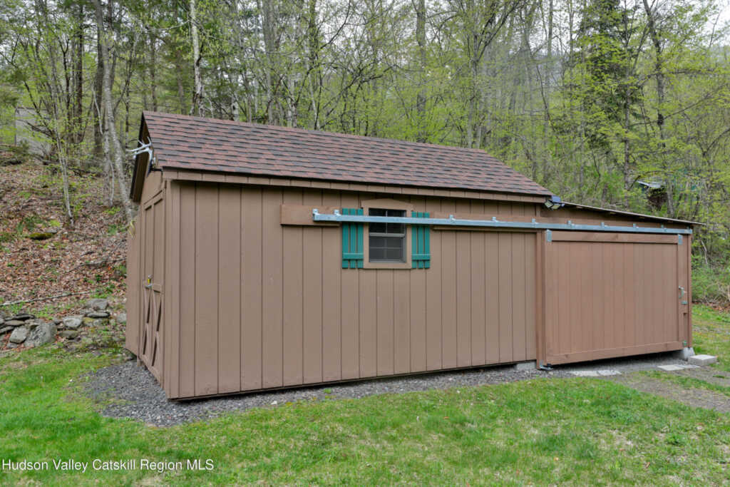 894 Woodland Valley Road, Phoenicia, NY 12464 - Photo 9 of 27