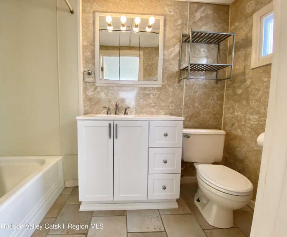 88 Grand Street, Kingston, NY 12401 - Photo 13 of 44