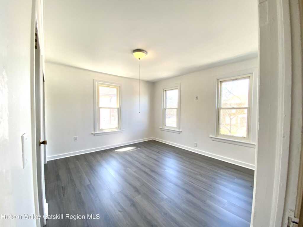 88 Grand Street, Kingston, NY 12401 - Photo 23 of 44