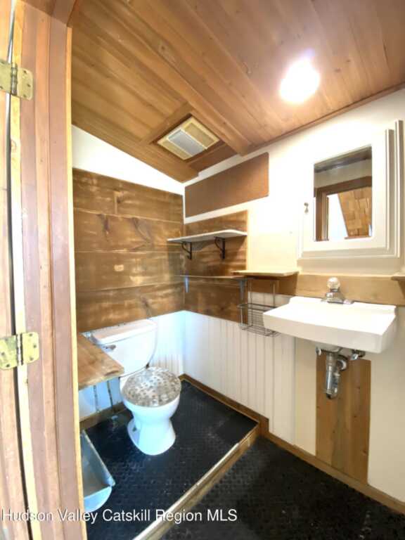 88 Grand Street, Kingston, NY 12401 - Photo 35 of 44