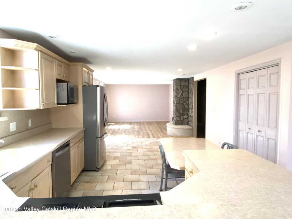 88 Grand Street, Kingston, NY 12401 - Photo 6 of 44