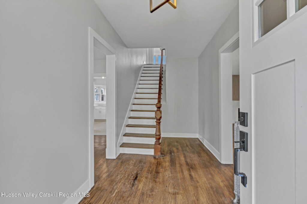345 Lucas Avenue, Kingston, NY 12401 - Photo 4 of 29