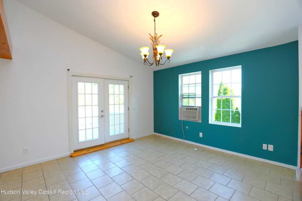 154 John Street, Kingston, NY 12401 - Photo 5 of 24