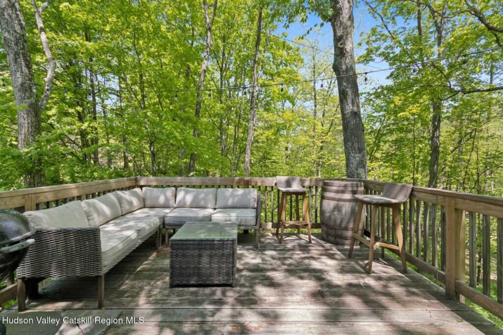 194 High Falls Road, Saugerties, NY 12477 - Photo 5 of 32