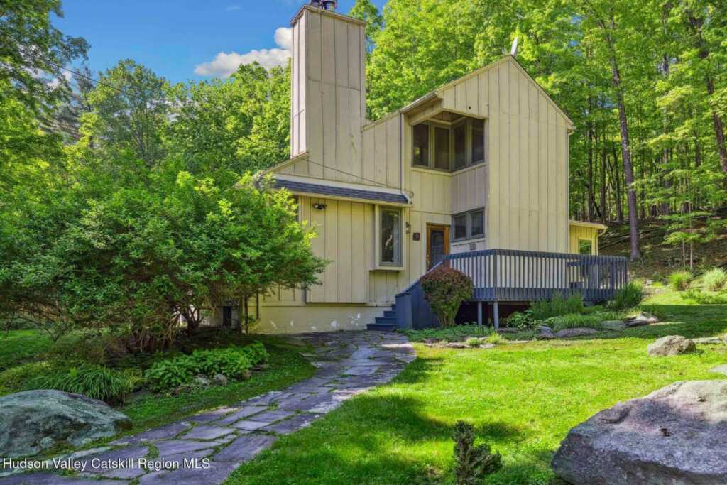 48 Cooper Hollow Road, Woodstock, NY 12409