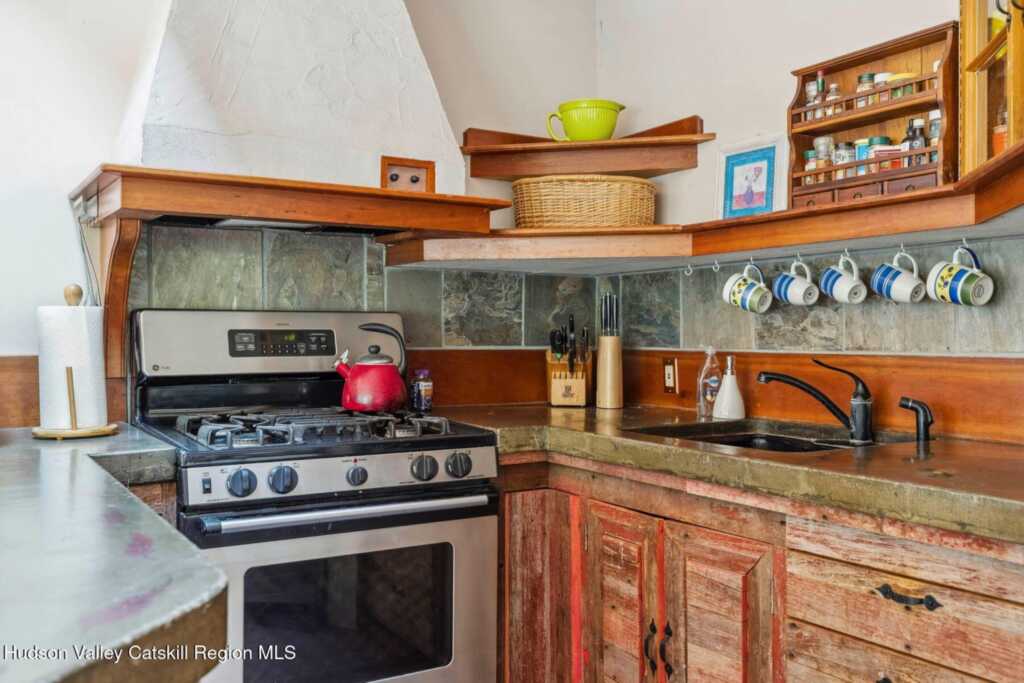 48 Cooper Hollow Road, Woodstock, NY 12409 - Photo 15 of 50