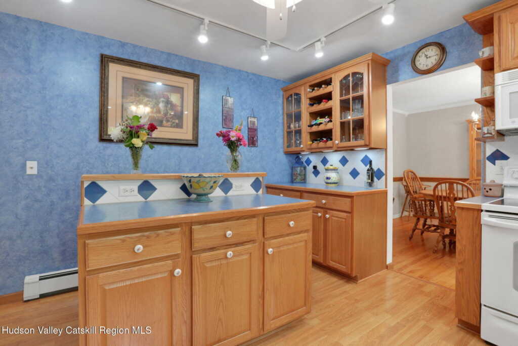135 Fairway Drive, Hurley, NY 12443 - Photo 11 of 33