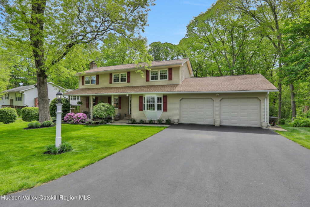 135 Fairway Drive, Hurley, NY 12443 - Photo 2 of 33