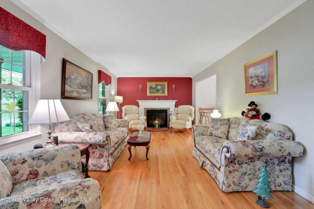 135 Fairway Drive, Hurley, NY 12443 - Photo 7 of 33