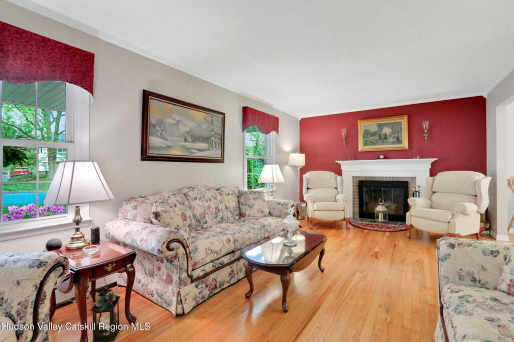 135 Fairway Drive, Hurley, NY 12443 - Photo 8 of 33