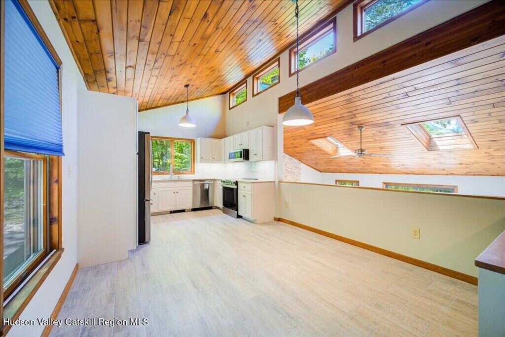 180 W Hurley Road, Woodstock, NY 12498 - Photo 10 of 42