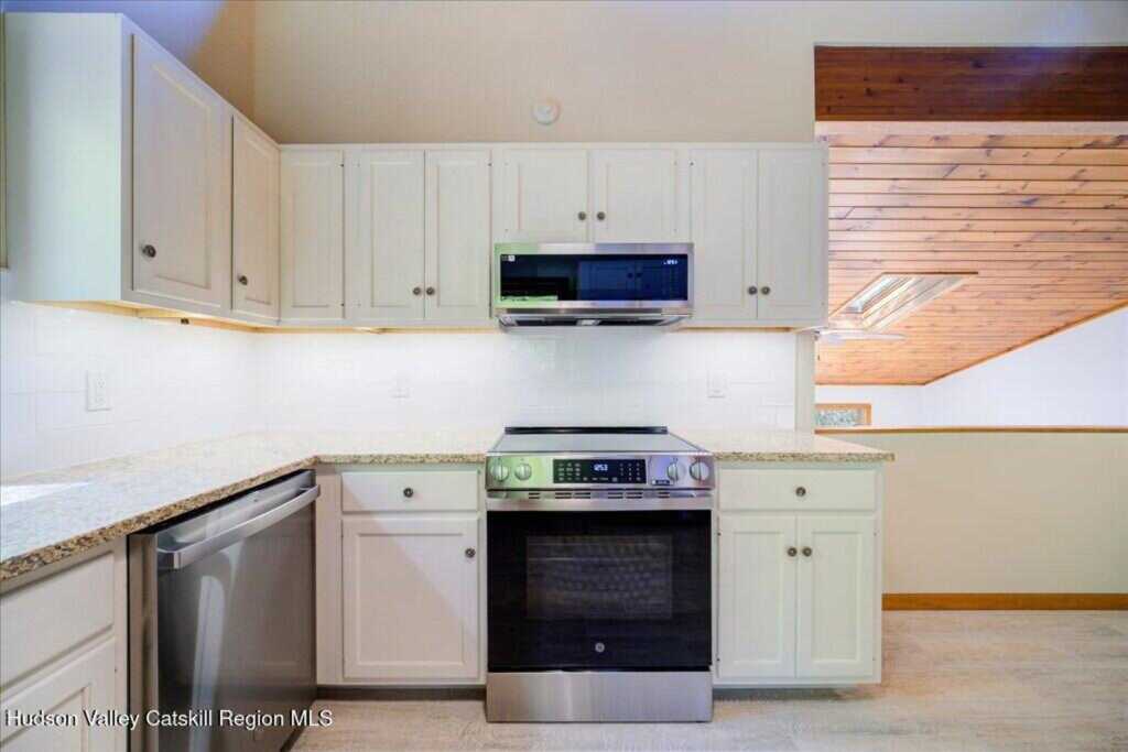 180 W Hurley Road, Woodstock, NY 12498 - Photo 15 of 42