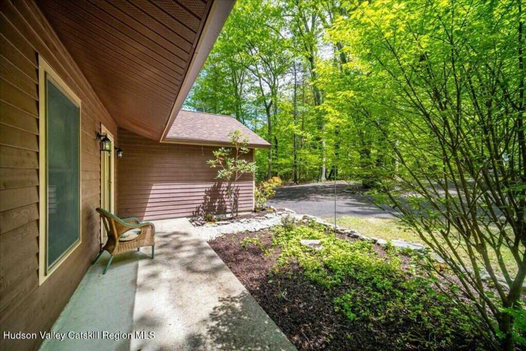 180 W Hurley Road, Woodstock, NY 12498 - Photo 2 of 42