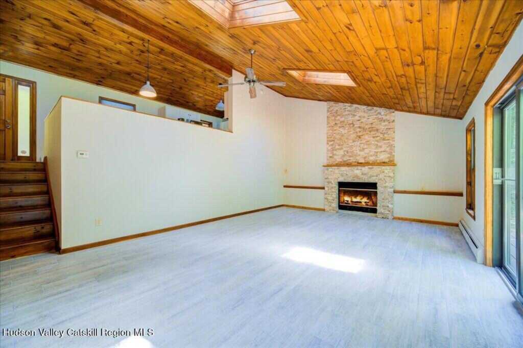 180 W Hurley Road, Woodstock, NY 12498 - Photo 6 of 42