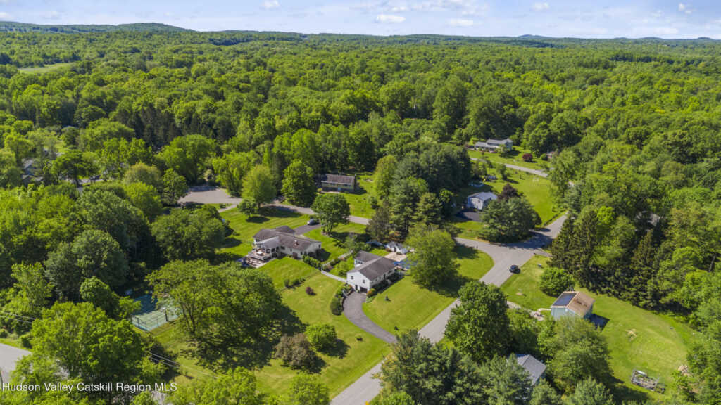 18 Meadow Road, New Paltz, NY 12561 - Photo 3 of 30