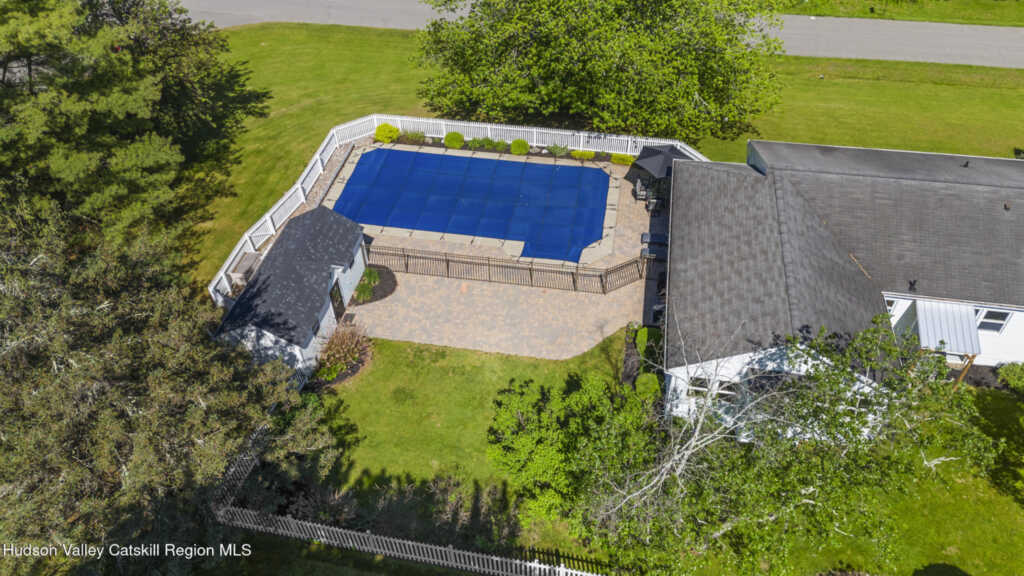 18 Meadow Road, New Paltz, NY 12561 - Photo 4 of 30