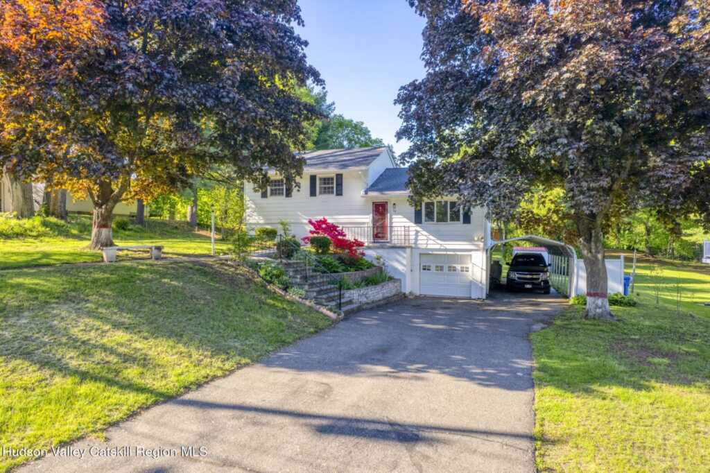 94 Tammany Street, Kingston, NY 12401 - Photo 3 of 50