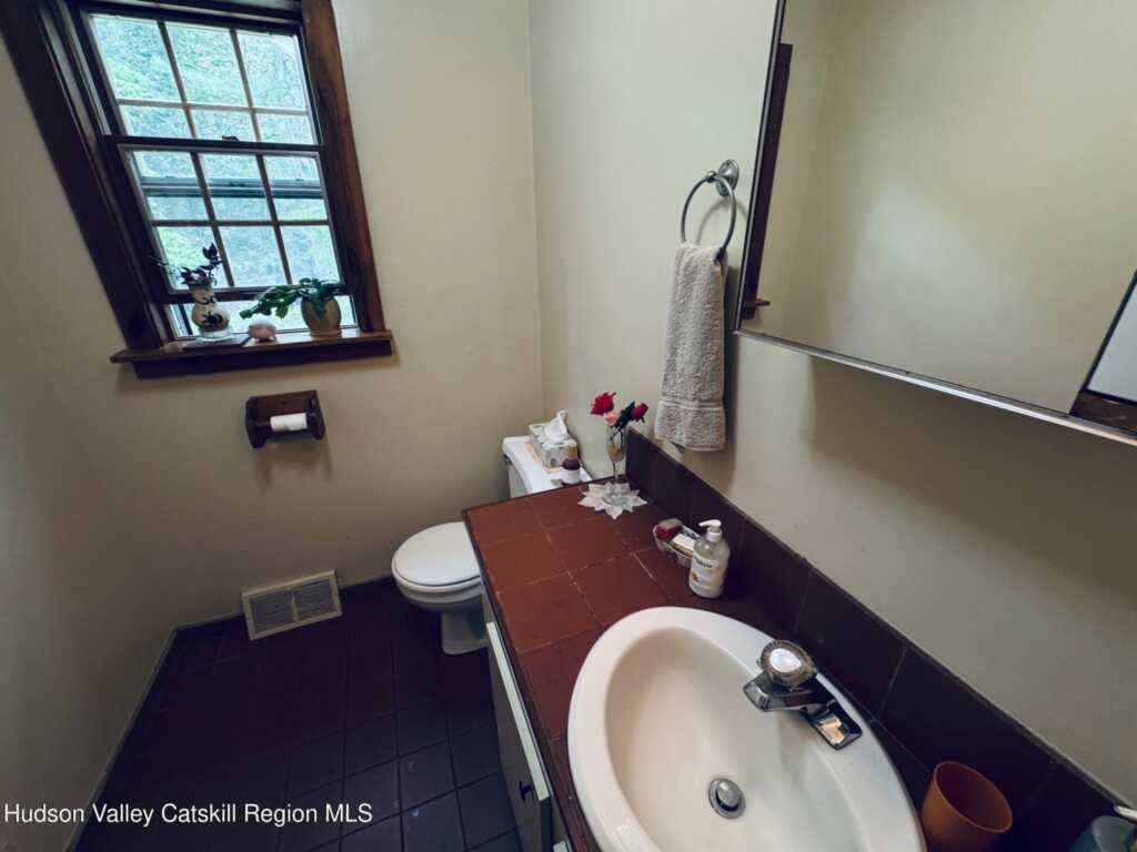 28 Mrs Franks Road, Saugerties, NY 12477 - Photo 14 of 37