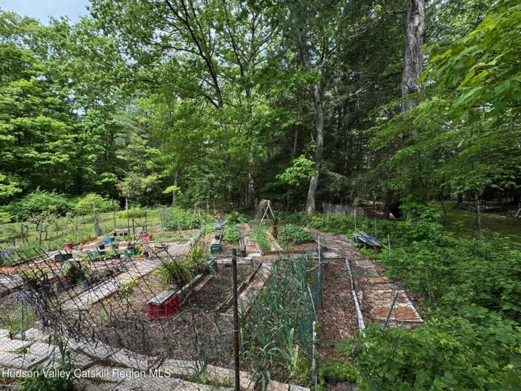 28 Mrs Franks Road, Saugerties, NY 12477 - Photo 33 of 37