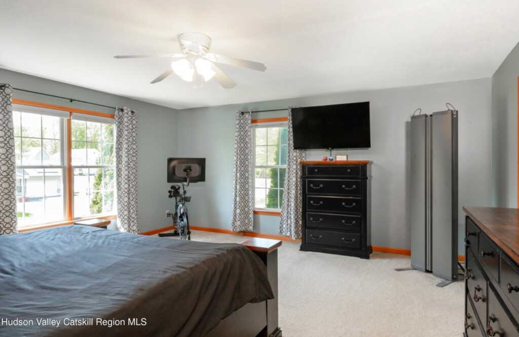 33 Camelot Court Court, Saugerties, NY 12477 - Photo 16 of 36