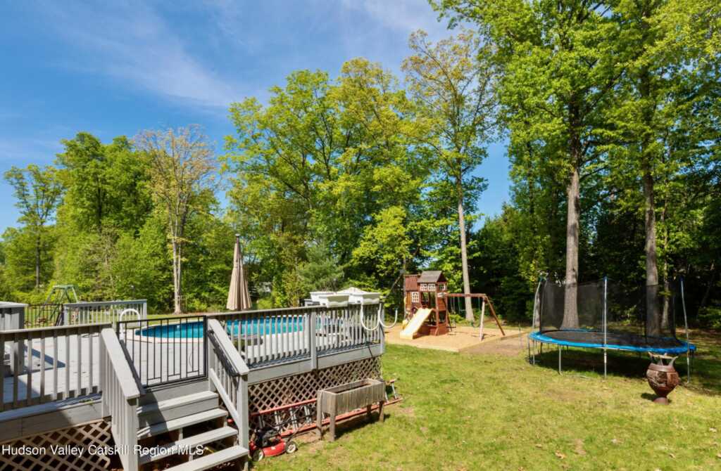 33 Camelot Court Court, Saugerties, NY 12477 - Photo 26 of 36