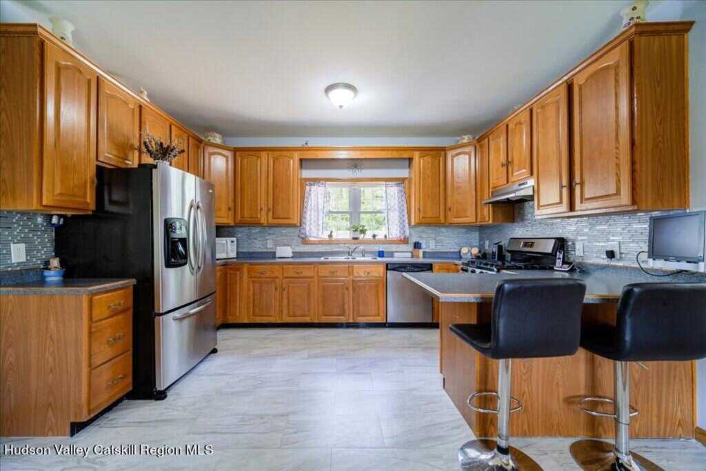424 Joys Lane, Hurley, NY 12443 - Photo 10 of 34
