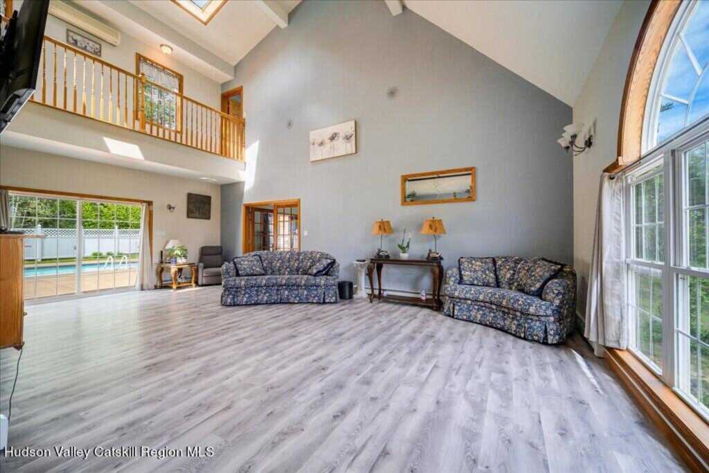 424 Joys Lane, Hurley, NY 12443 - Photo 5 of 34