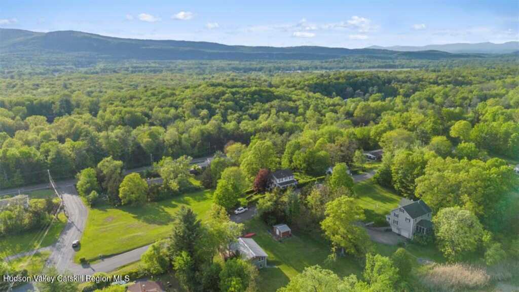 2 Mountain View Pl N Place, New Paltz, NY 12561 - Photo 3 of 21