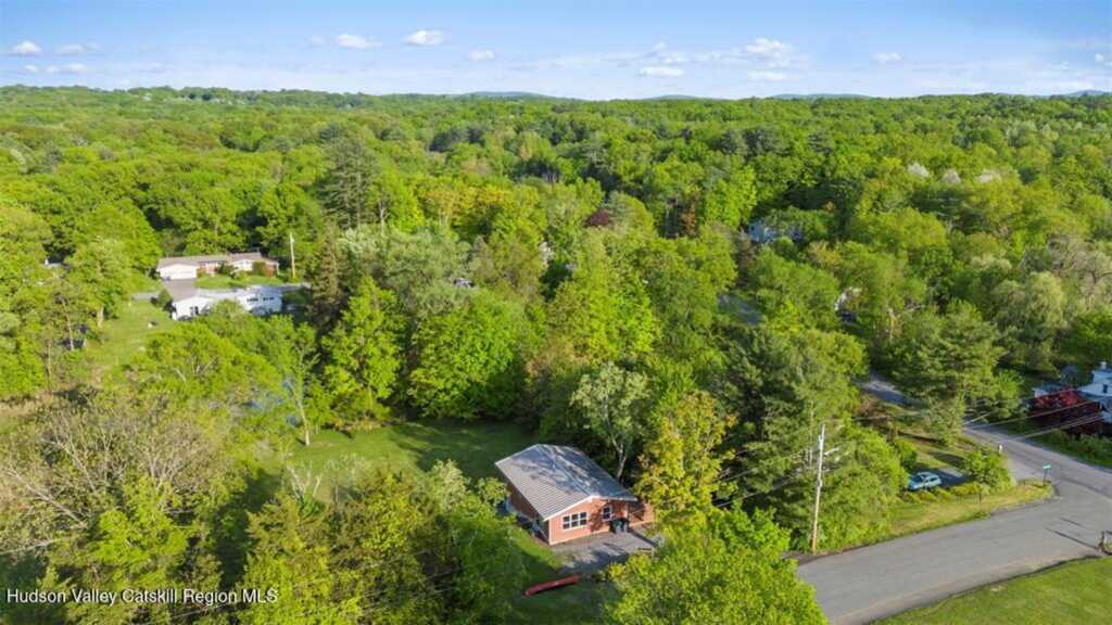 2 Mountain View Pl N Place, New Paltz, NY 12561 - Photo 4 of 21