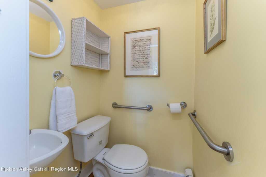 276 Pearl Street Street, Kingston, NY 12401 - Photo 28 of 47