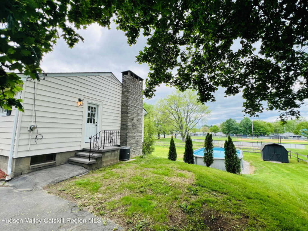 312 Market St Ext, Saugerties, NY 12477 - Photo 37 of 42