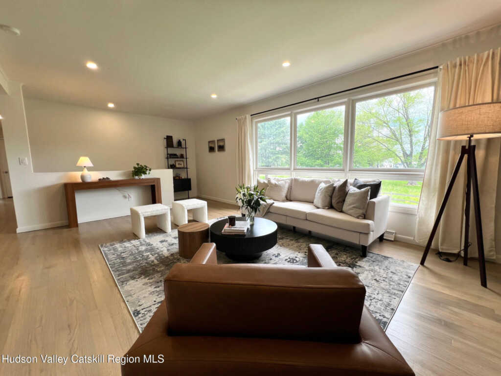 312 Market St Ext, Saugerties, NY 12477 - Photo 8 of 42