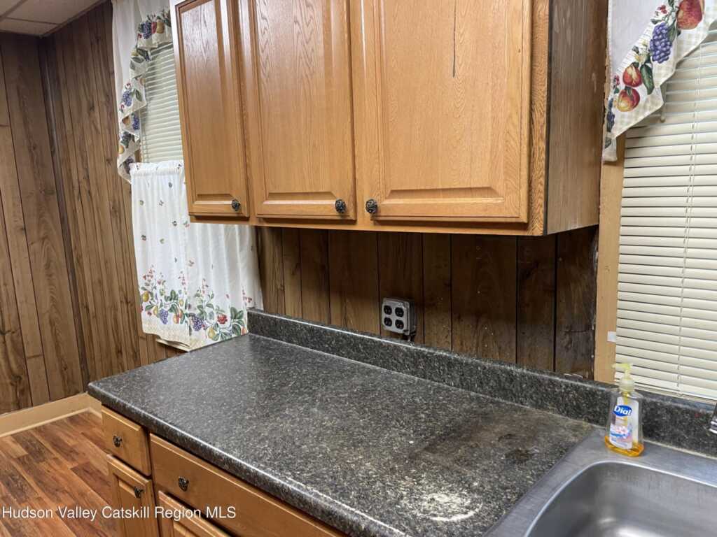 63 Gill Street, Kingston, NY 12401 - Photo 15 of 41
