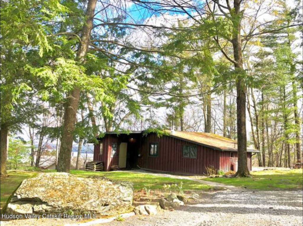 195 Glenford Wittenberg Road, Hurley, NY 12443
