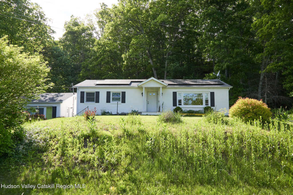 25 Beesmer Road, Hurley, NY 12443 - Photo 2 of 39