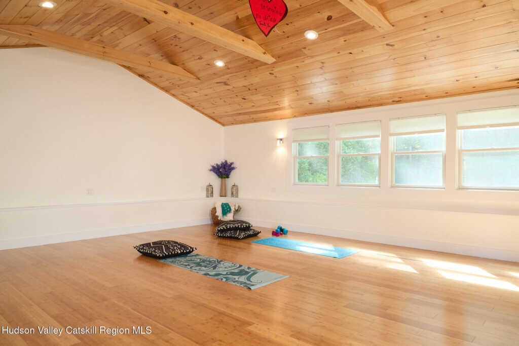 25 Beesmer Road, Hurley, NY 12443 - Photo 23 of 39