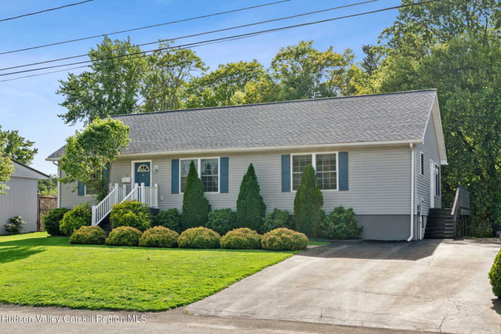 19 Edgewood Drive, Saugerties, NY 12477