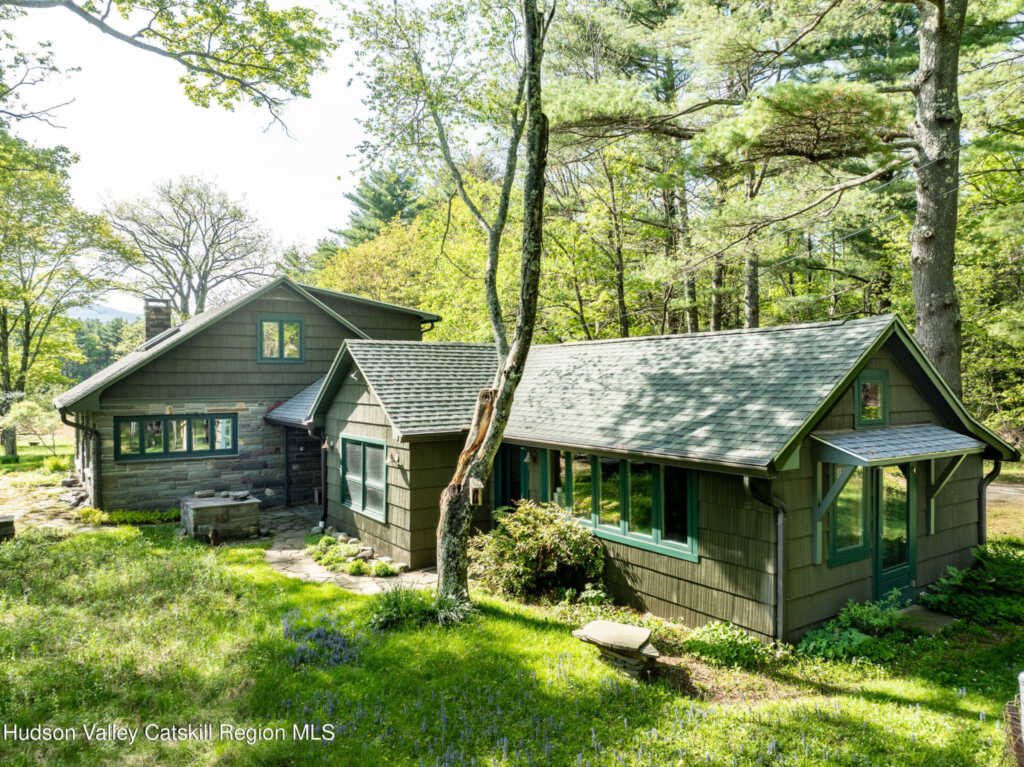 11 Louie Way, Woodstock, NY 12498