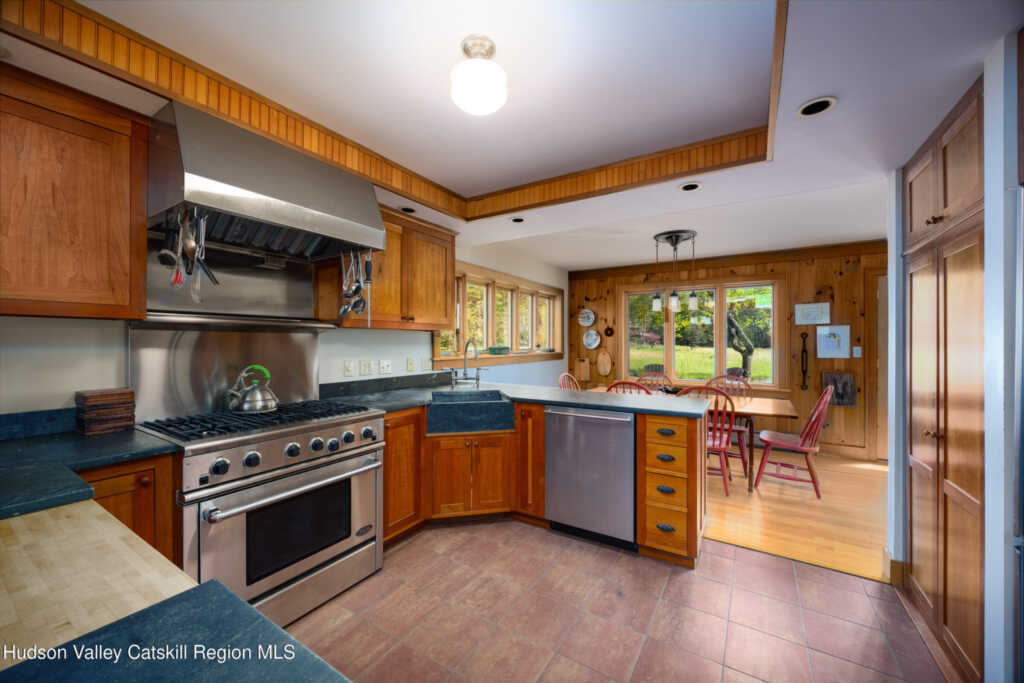 11 Louie Way, Woodstock, NY 12498 - Photo 10 of 39
