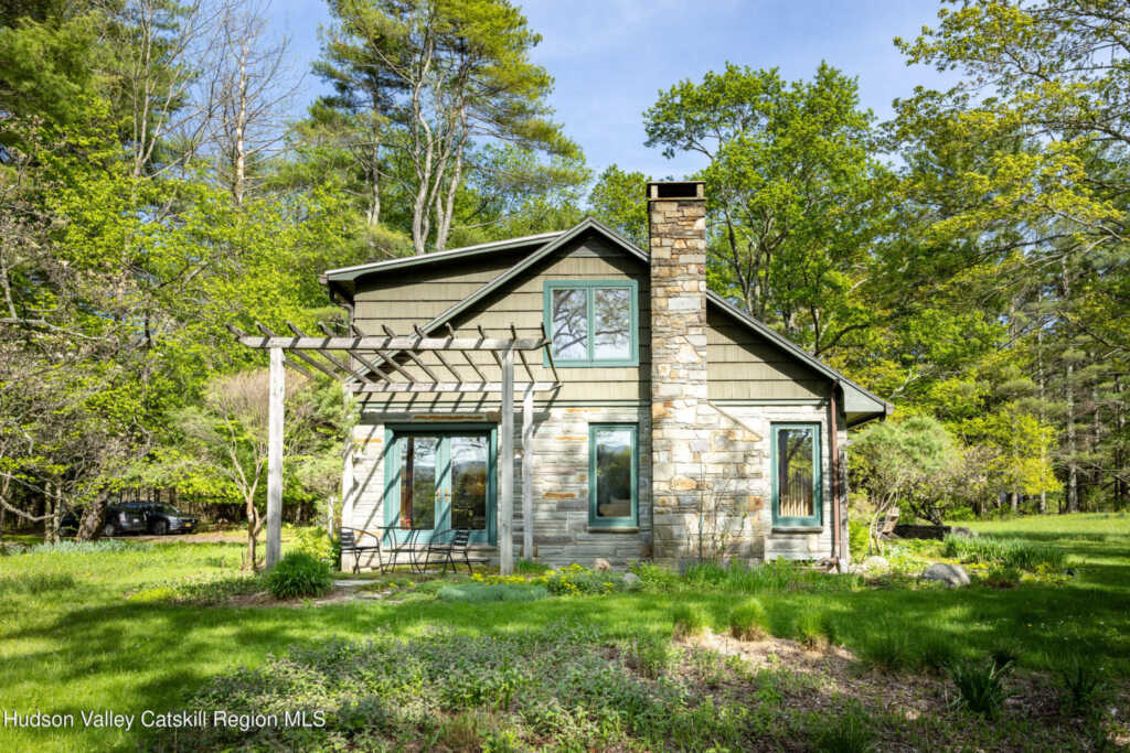 11 Louie Way, Woodstock, NY 12498 - Photo 3 of 39