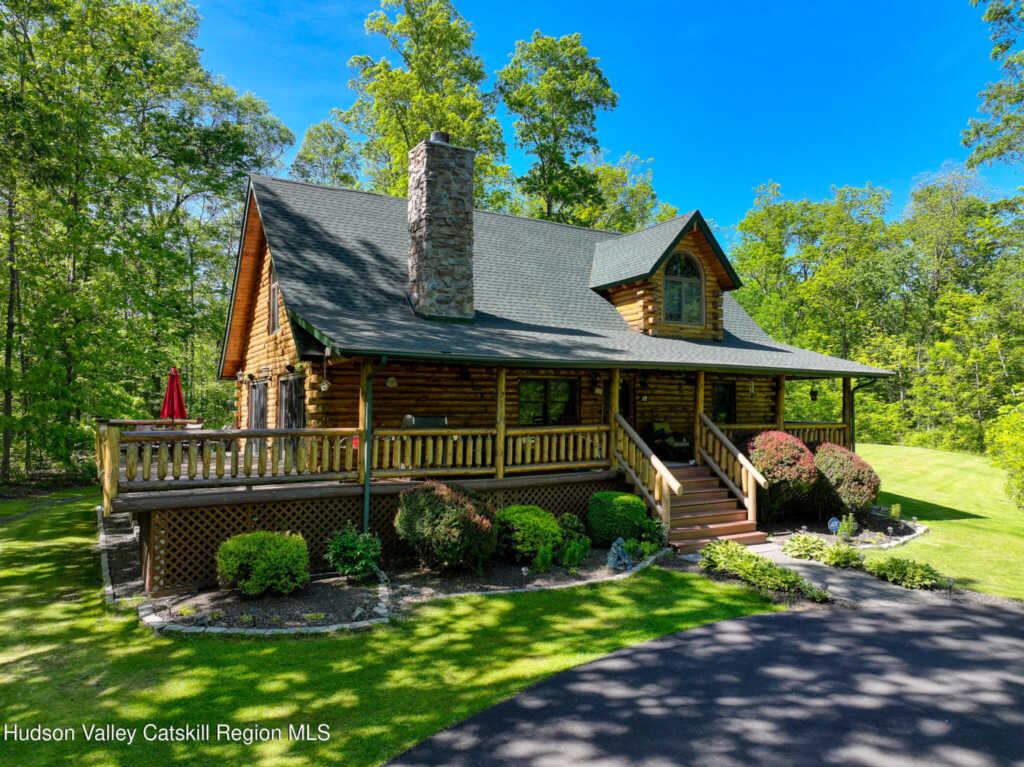 10 Rosemary Court, New Paltz, NY 12561