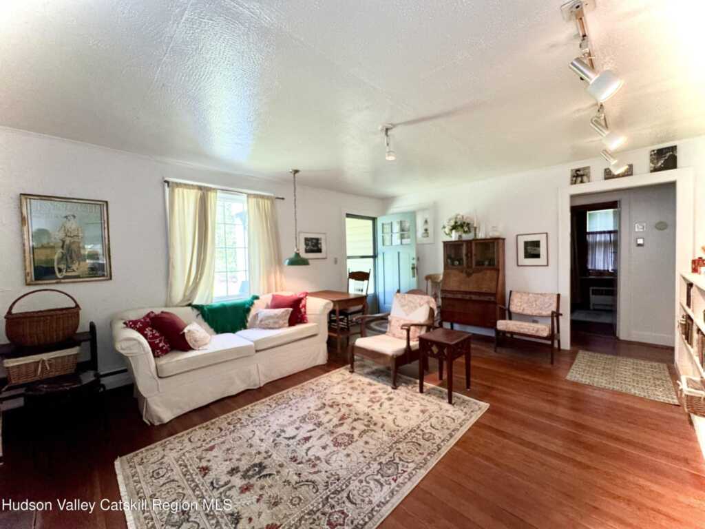 16 Delisio Lane, Woodstock, NY 12498 - Photo 2 of 17