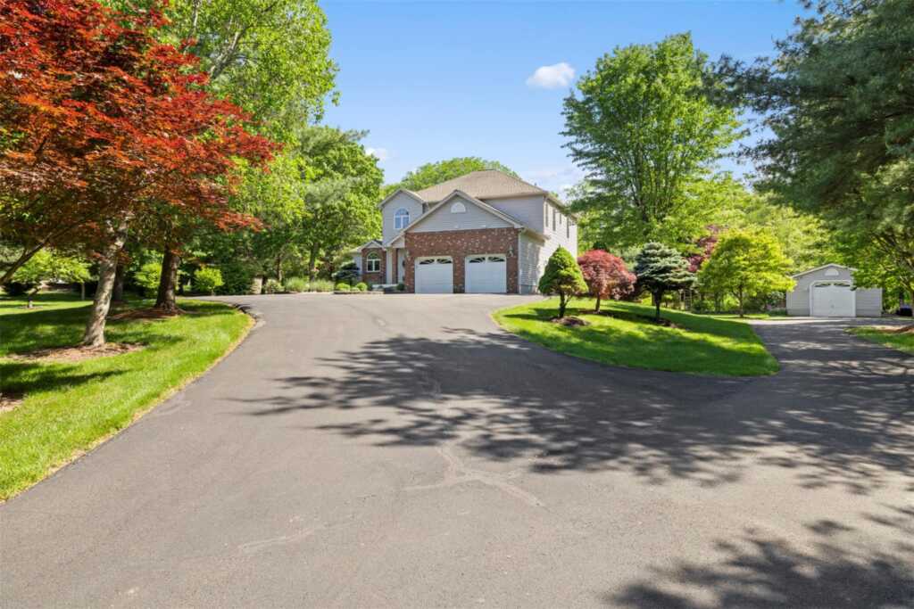 26 Brouck Ferris Boulevard, New Paltz, NY 12561 - Photo 2 of 37