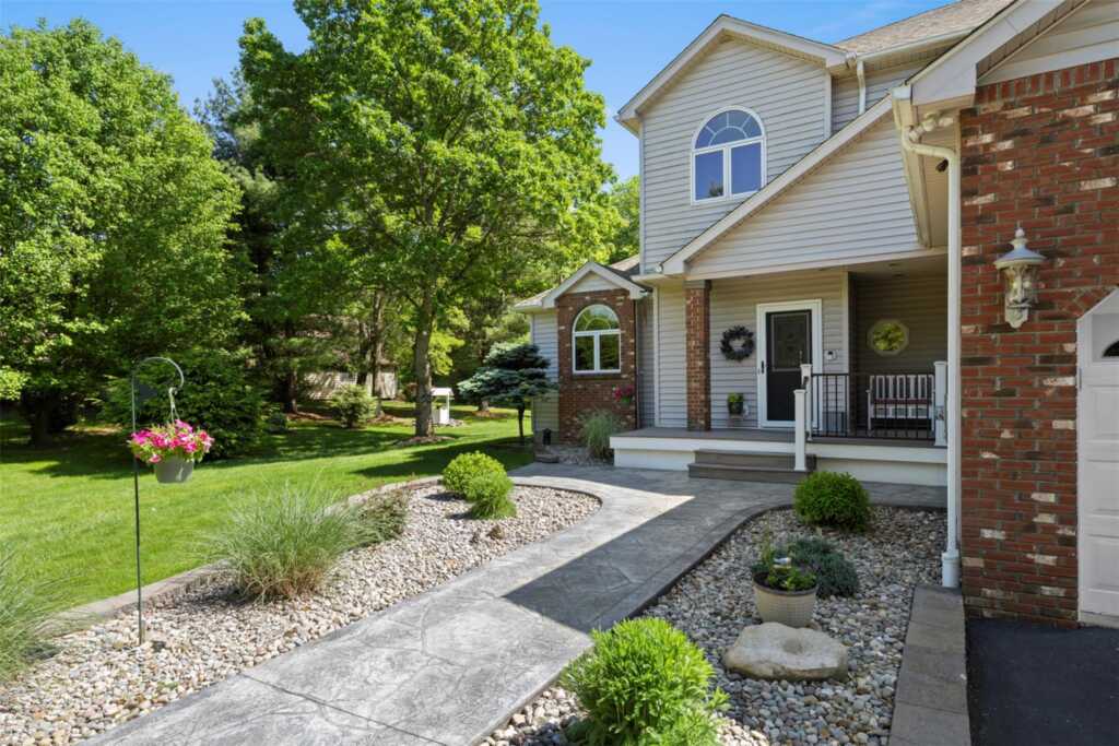 26 Brouck Ferris Boulevard, New Paltz, NY 12561 - Photo 3 of 37