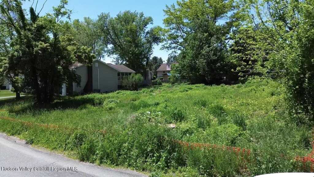 350 Elmendorf Drive, Hurley, NY 12443 - Photo 3 of 17